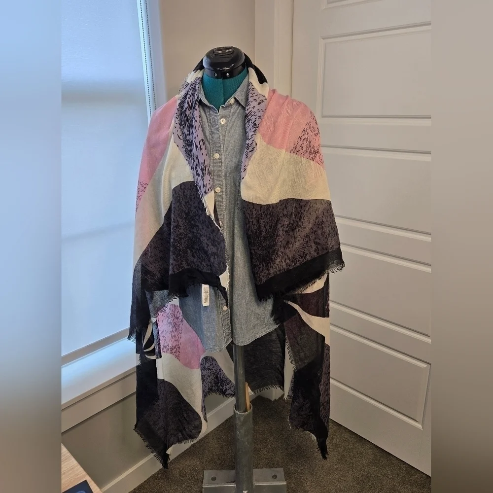 BP BRASS PLUM LIGHTWEIGHT SCARF SHAWL WRAP BLACK PINK PURPLE ABSTRACT WOMEN OS